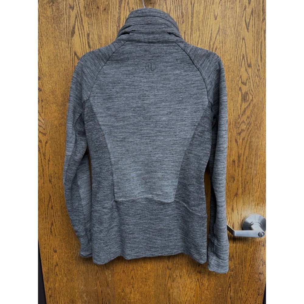 Lululemon Radiant Jacket II
Heathered Core Dark Grey - Picture 2 of 7
